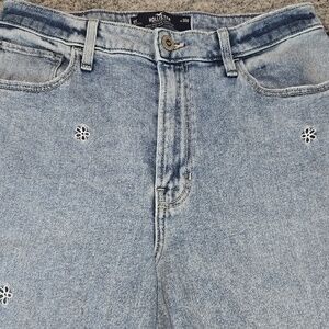 Hollister Women's 10/30 Ultra High Rise Wide Leg Dad Jeans Floral Embroidery